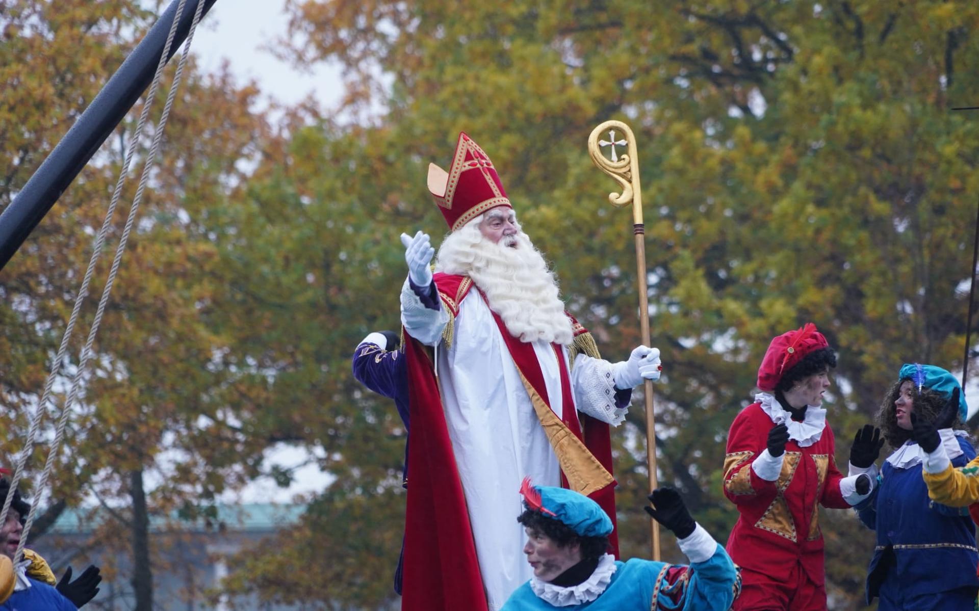 Heuj! Sinterklaas is weer in Grunn. Eem wat leuke foto's van de intocht